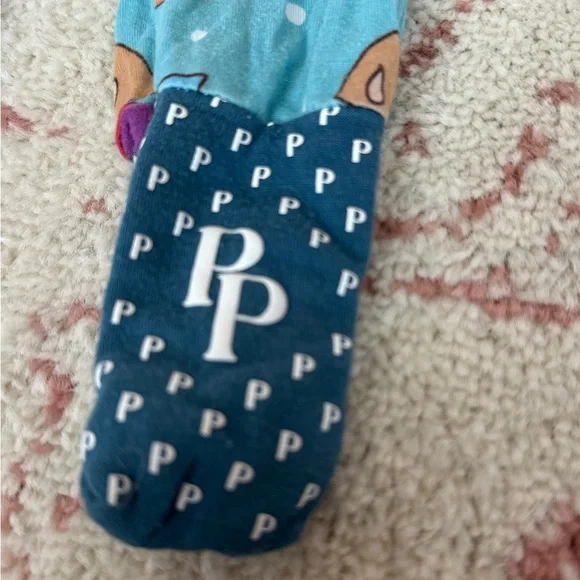 Posh peanut fast food print bamboo footies and matching bow - Picture 4 of 6